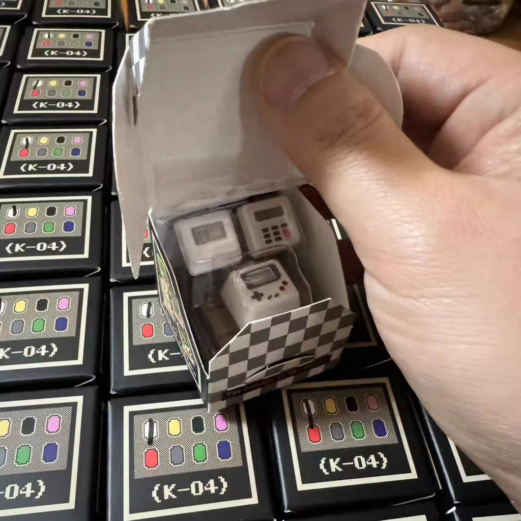 Artisan Gameboy Keycap – K04 Retro Console Design (MX Compatible)