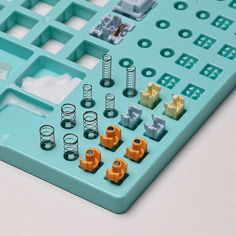 Kelowna Switch Lubing / Modding Station – Plate with Grease Troughs & Tool Organizer