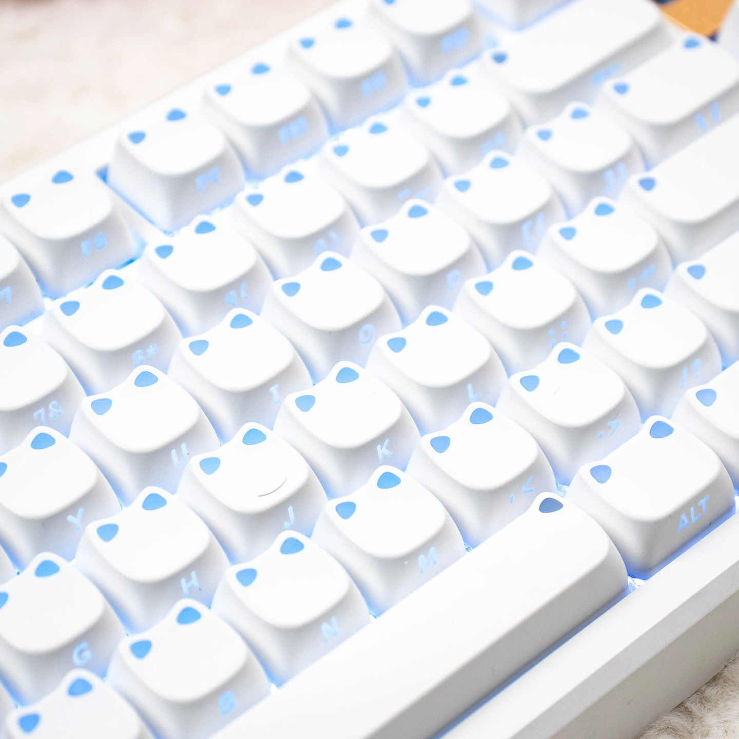 MAO Minimalist White Cherry PBT Keycap Set – 113 Keys